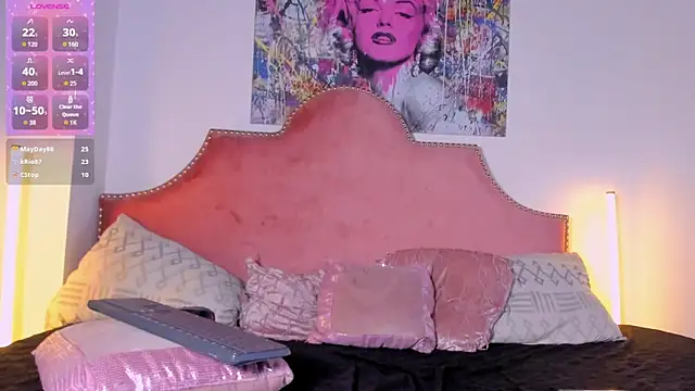 TyraHoney webcam