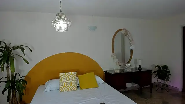 Samantha_Lenox webcam