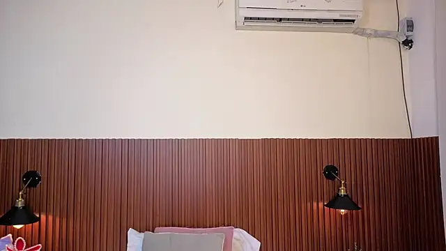 chanel_brunette webcam