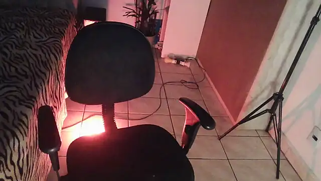 DONZELAFATALJF webcam