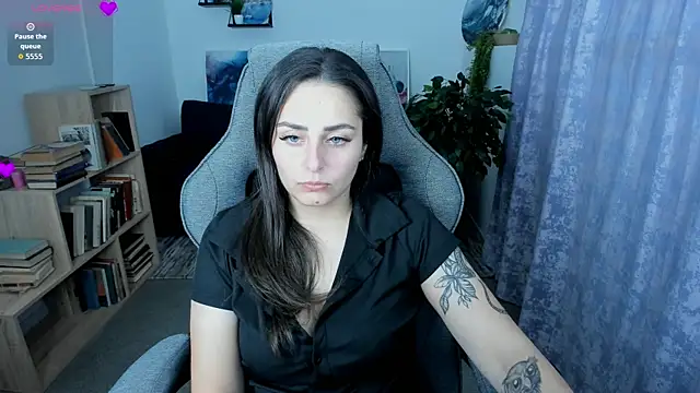 ValeriiMills webcam
