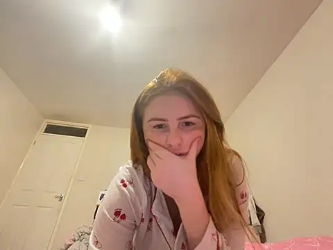Redvelvetxx2 webcam
