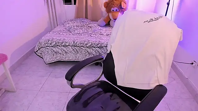Aron_Boyy webcam