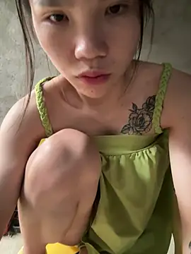 MiuMiu-Babyy webcam