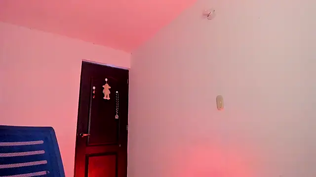 lucia_fuster - Lucia_Fuster's free webcam - UK Sex Cams
