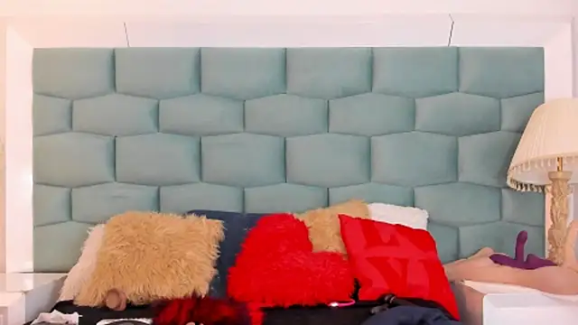 MiaMancini webcam