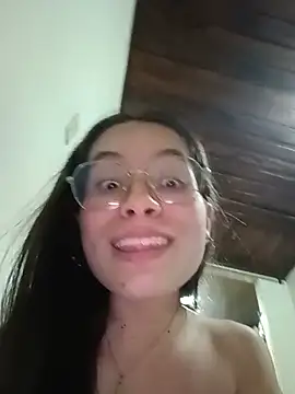 Lilith0423 live sex cam