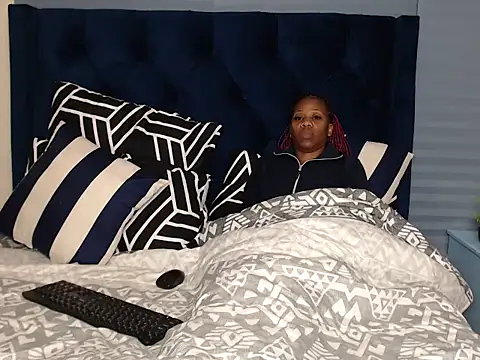 QUEENMANDYY webcam