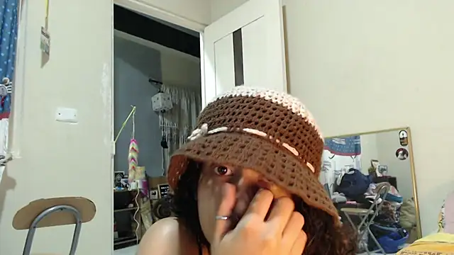 AlinaWoolf_ webcam