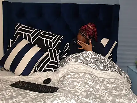 QUEENMANDYY webcam