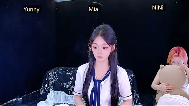 MiNi-U live sex cam
