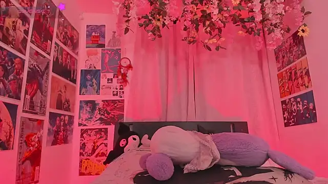 MissCurvyTop webcam