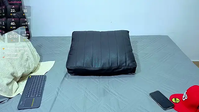 Luke_Muscle webcam