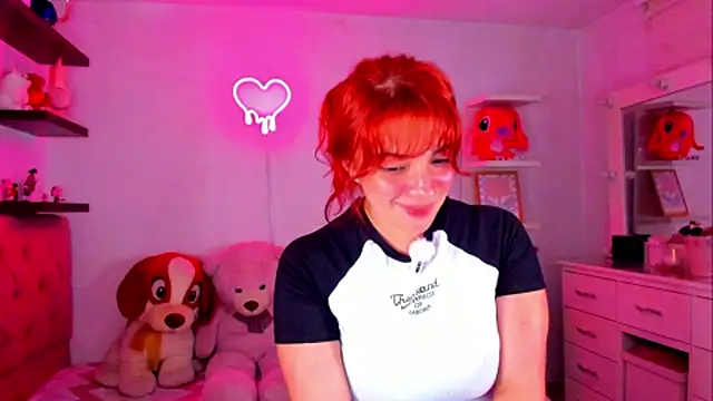 Vannessa__Shy live cam on StripChat