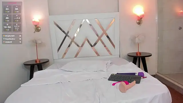 Sky_Collins_ webcam