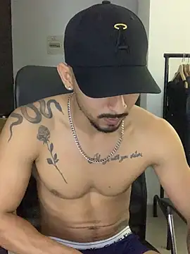 NicolasChest_xxx live cam on StripChat