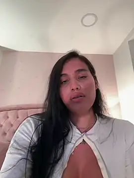 Bella__Wood webcam