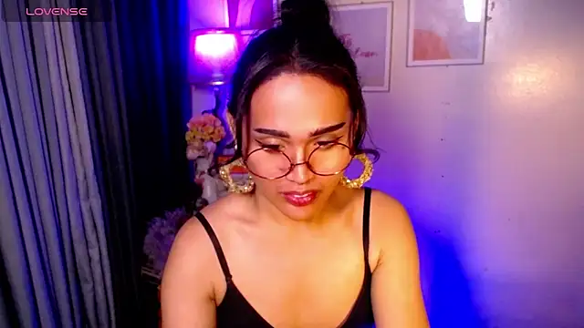 urmidnightcravingsxx webcam