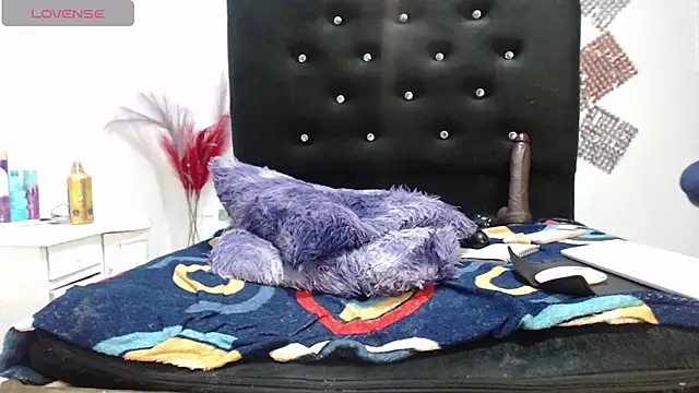 jatzibe_hot_93 webcam