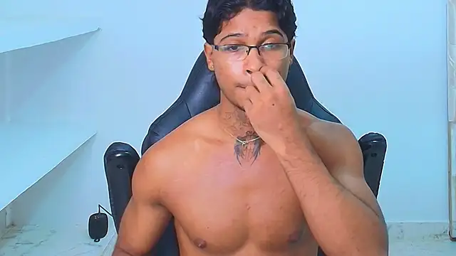 cassian_gold webcam