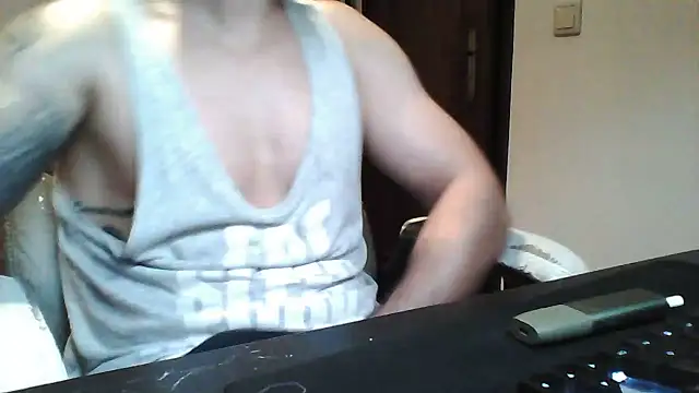 YourDreamCumTrue webcam