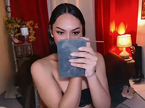 kylieEmparado live cam on StripChat