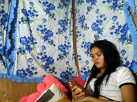 PinaySkinnyJust18 webcam