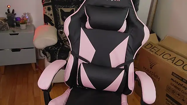 ari_kat webcam