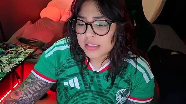 miacanela_xo