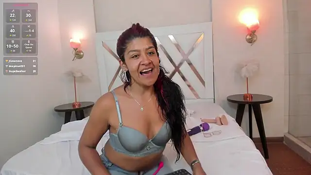 Sky_Collins_ webcam