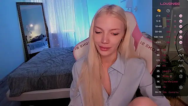 AnyaTaylor_ webcam