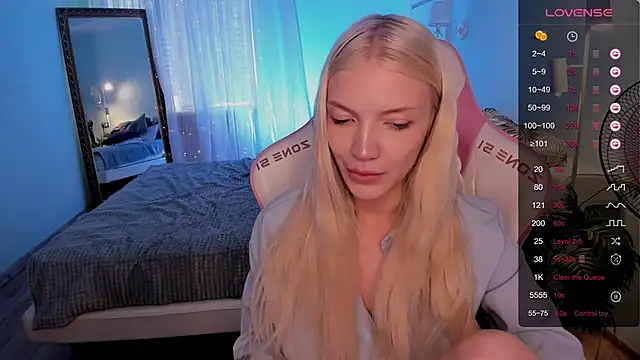 AnyaTaylor_ webcam