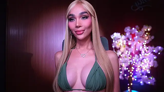 xxforyoureyesonlyxx live cam on StripChat
