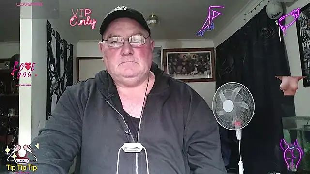 KINKYBLUEYES69 live cam on StripChat