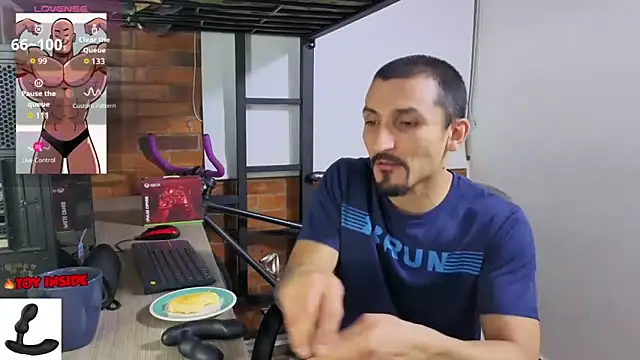 Marck_Muscle webcam