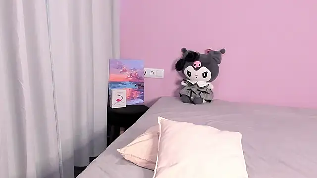 Fluffy_Monica webcam