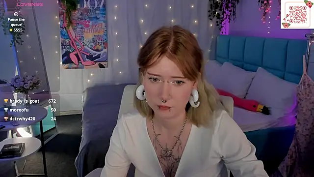 Elira_Vane webcam
