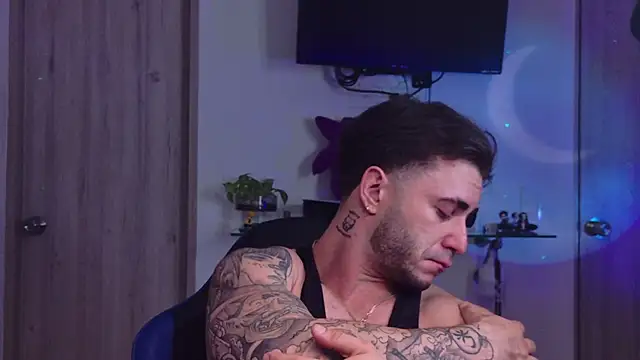 Latino_stud4u webcam