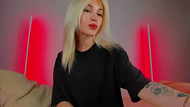 LisaFoxyMe webcam