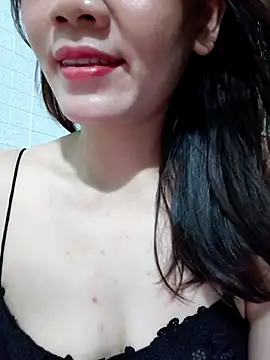 Singlemom69xx webcam