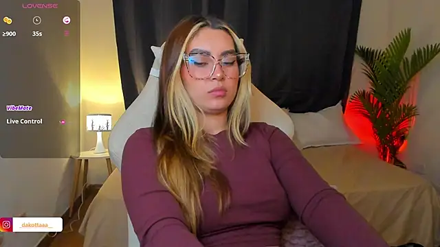 dakottaa_ webcam