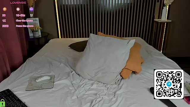 Aly_Alyc webcam