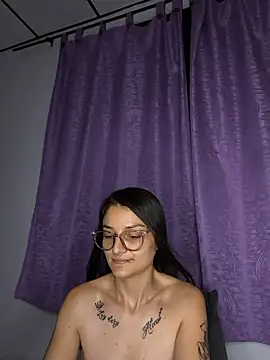 Coralinne__ webcam