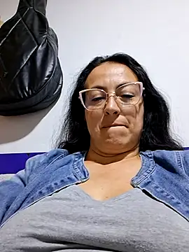 Lauryn_Jones webcam