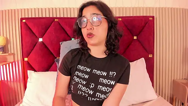 Kiri_Velvet webcam