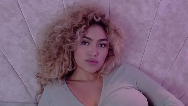 Maddy_Beluci webcam