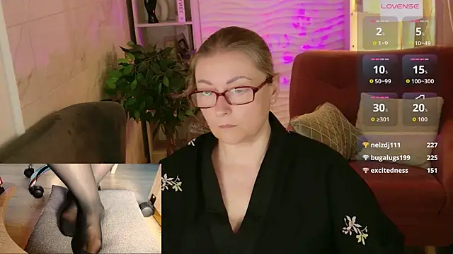 Alexandra_Kind webcam