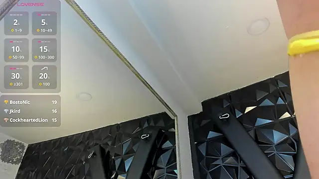 nahomyrusell_ webcam