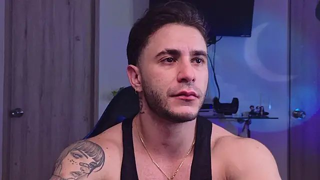 Latino_stud4u webcam