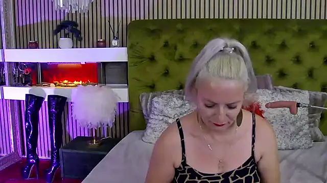 LadyTouch webcam